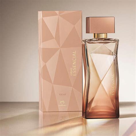 essencial oud perfume feminino.